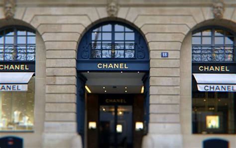 travailler chez chanel|chanel job description.